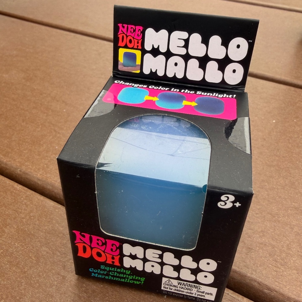 Mello Mallo Pink Color-Changing Squishy Toy by NeeDoh